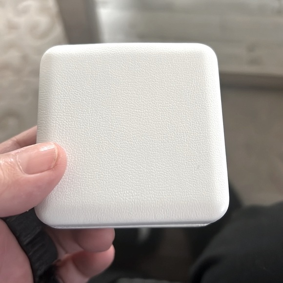 Genuine Diamond sterling silver cross necklace New in box - Picture 9 of 10